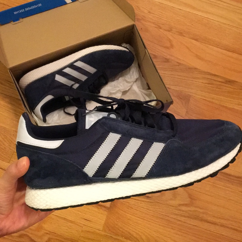 Adidas Forest Grove sneakers